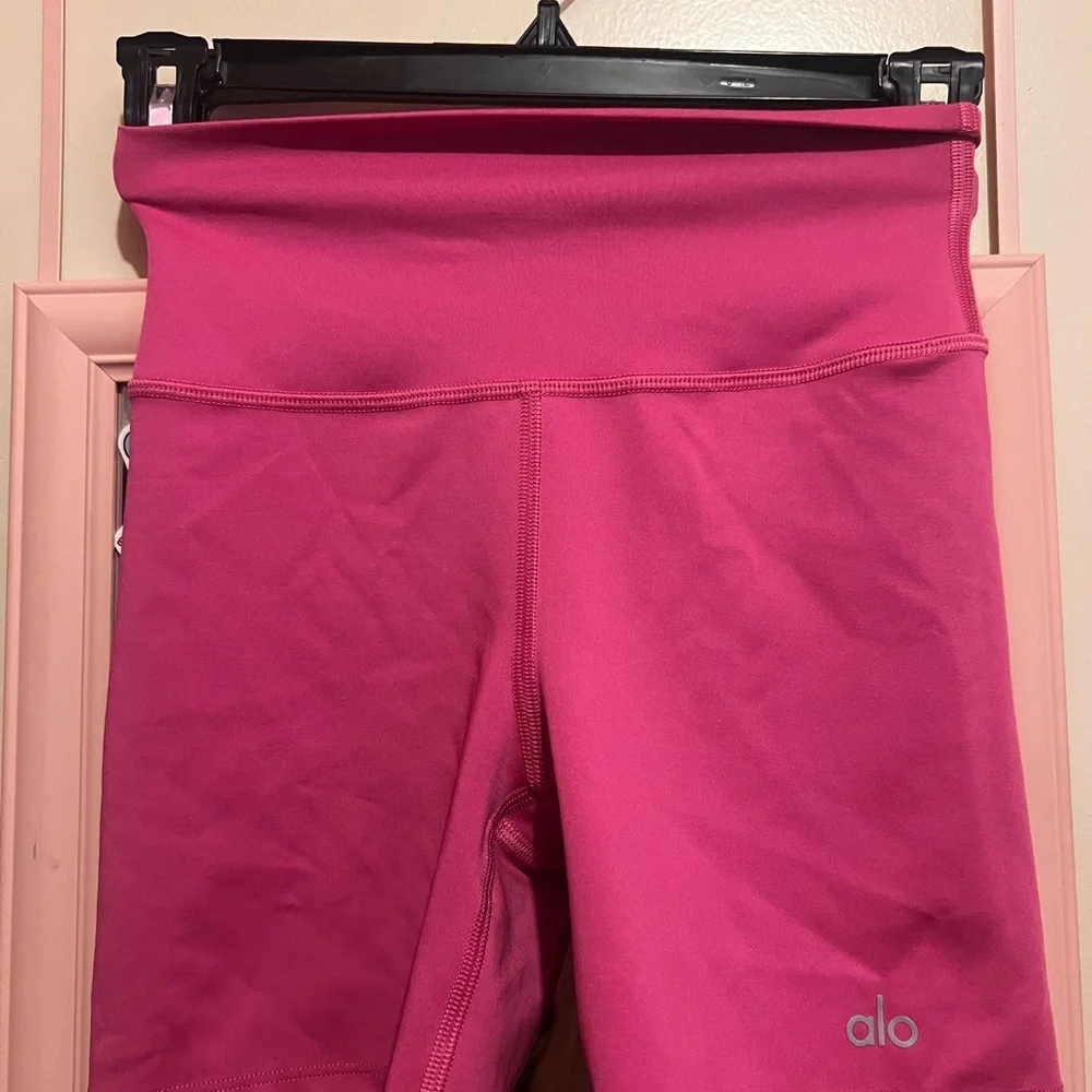 ALO Yoga AirLift Paradise Pink Shorts 5” XS - Picture 3 of 5